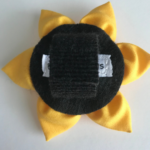 Dog/Cat Flower For Collars | Yellow | Velcro - Picture 2 of 2